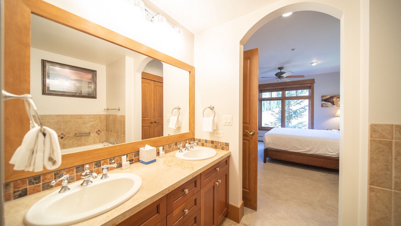 Photo of Bathroom in River Run