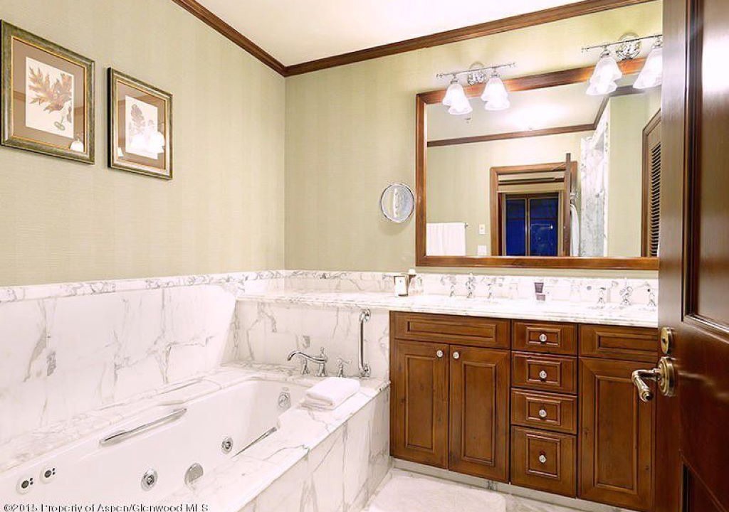 Photo of Bathroom in Aspen