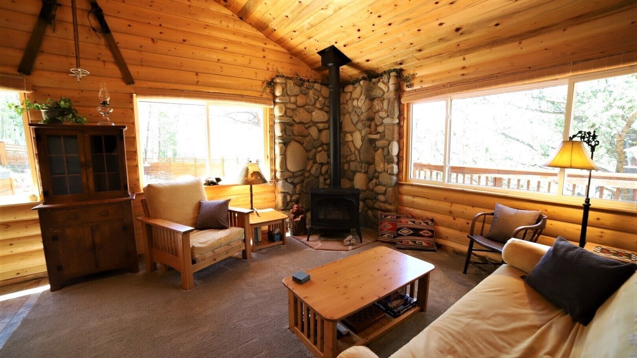 Photo of Livingroom in Rainbow Valley