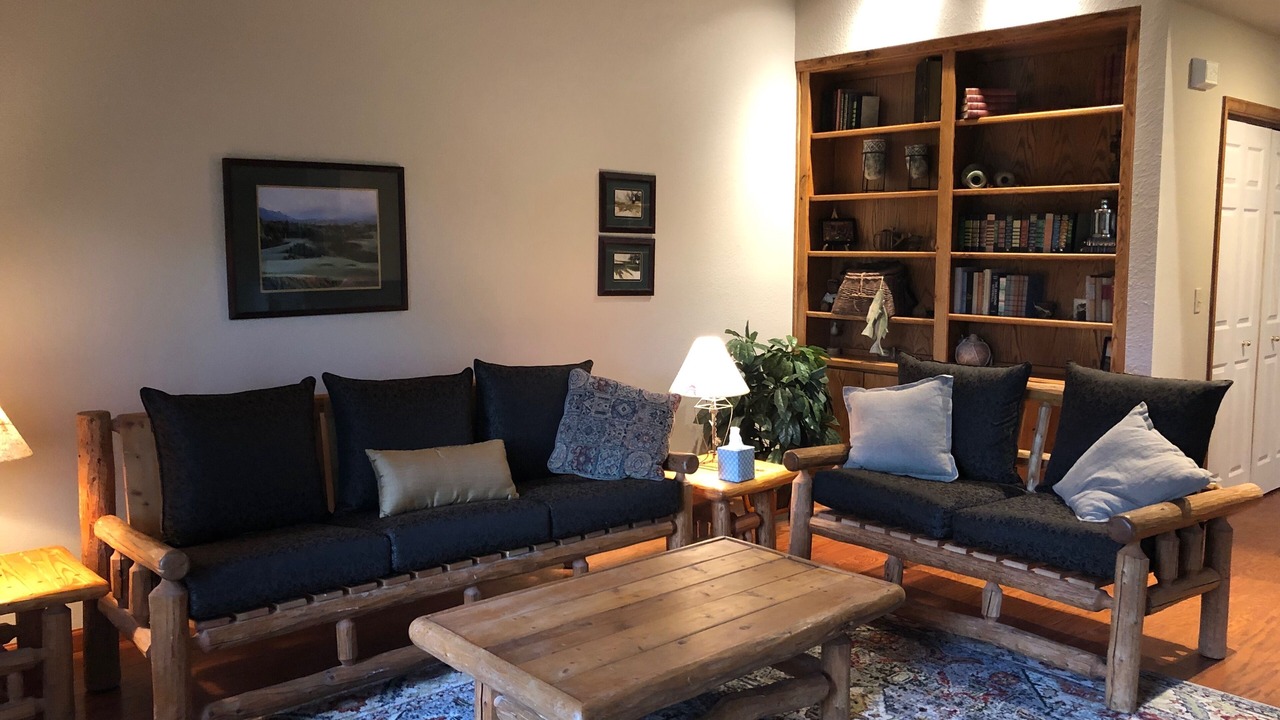 Photo of Livingroom in Loghill Village