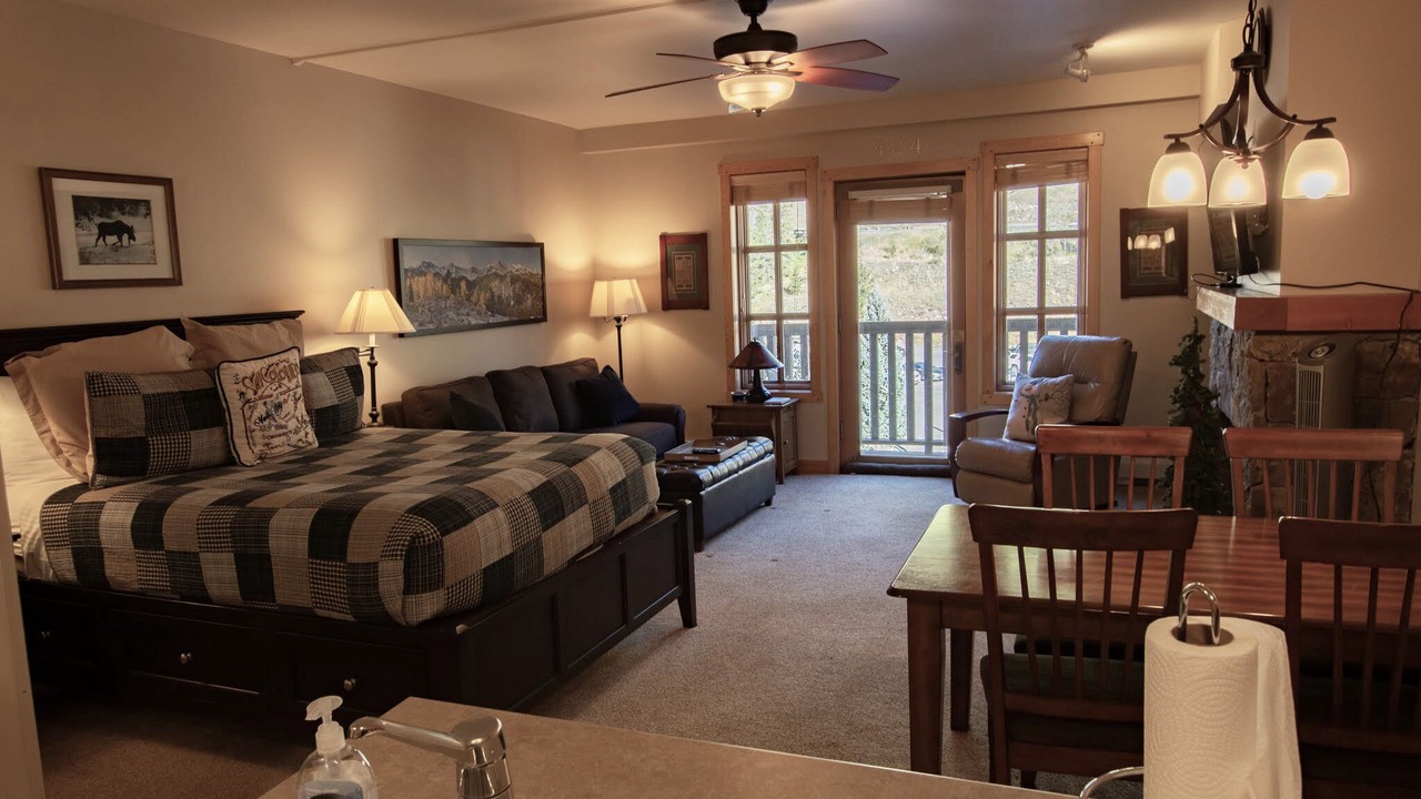 Photo of Livingroom in Copper Mountain Village