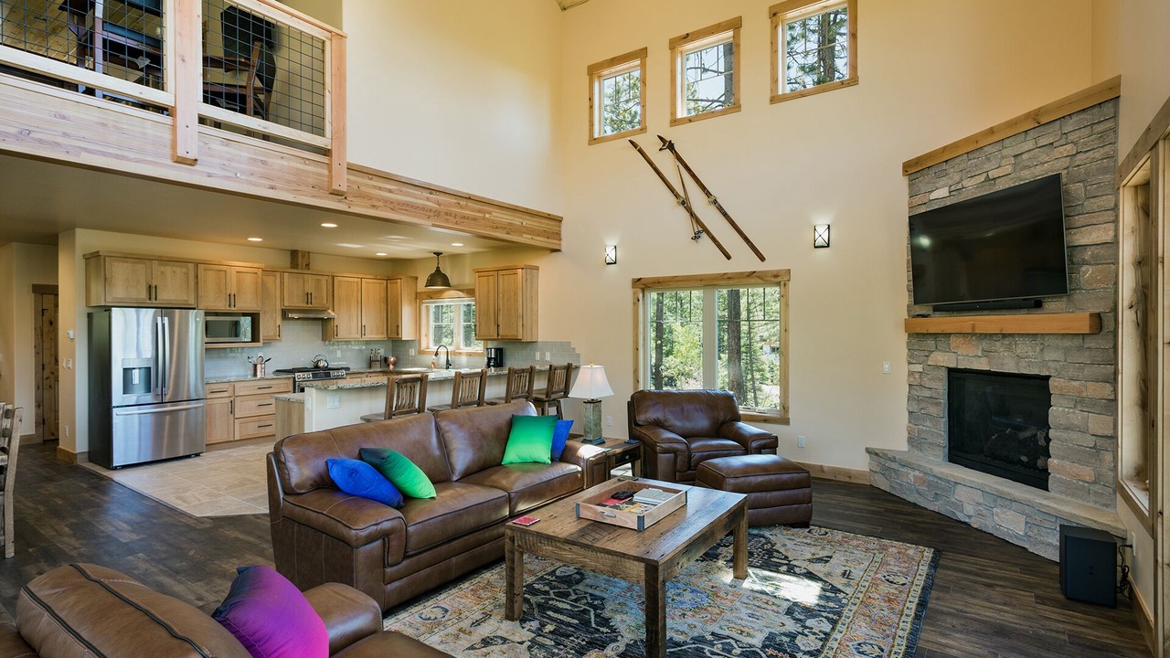 Photo of Livingroom in Columbine Lake