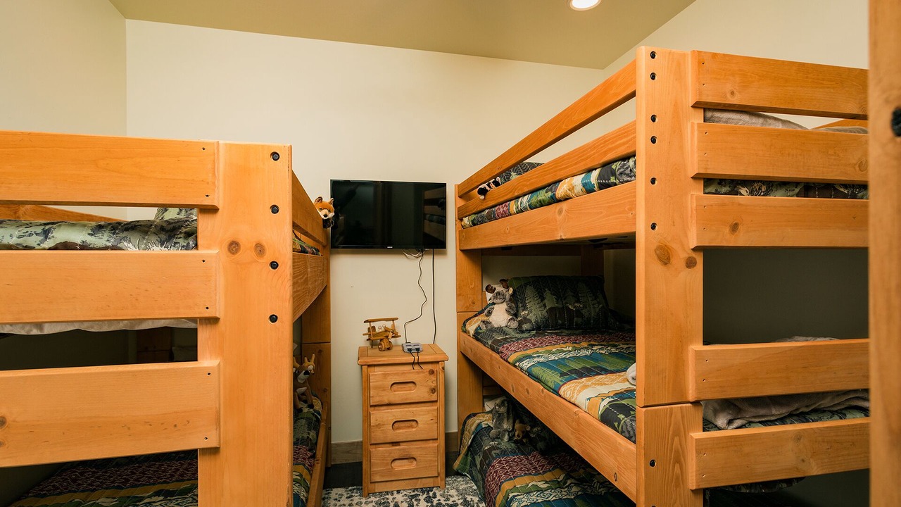 Photo of Bedroom in Columbine Lake
