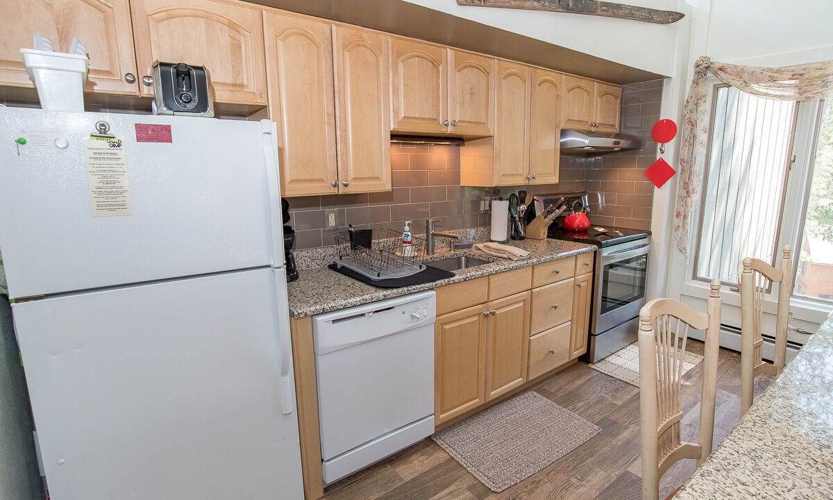 Photo of Kitchen in Peak 8