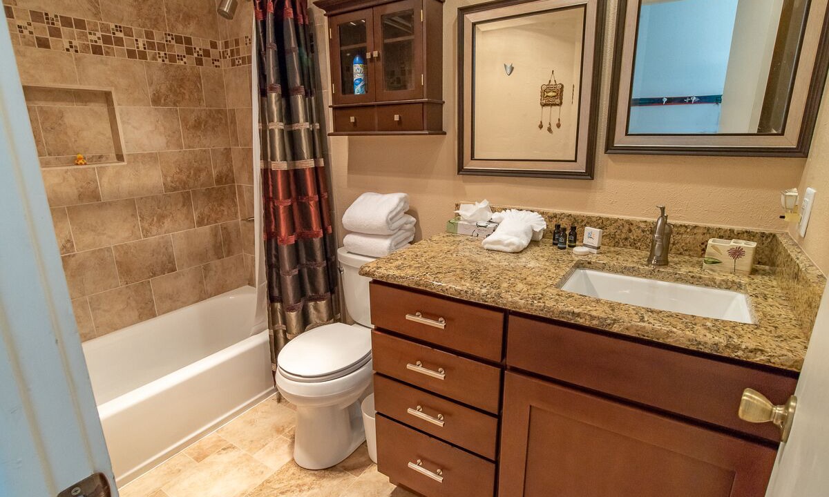 Photo of Bathroom in Peak 8