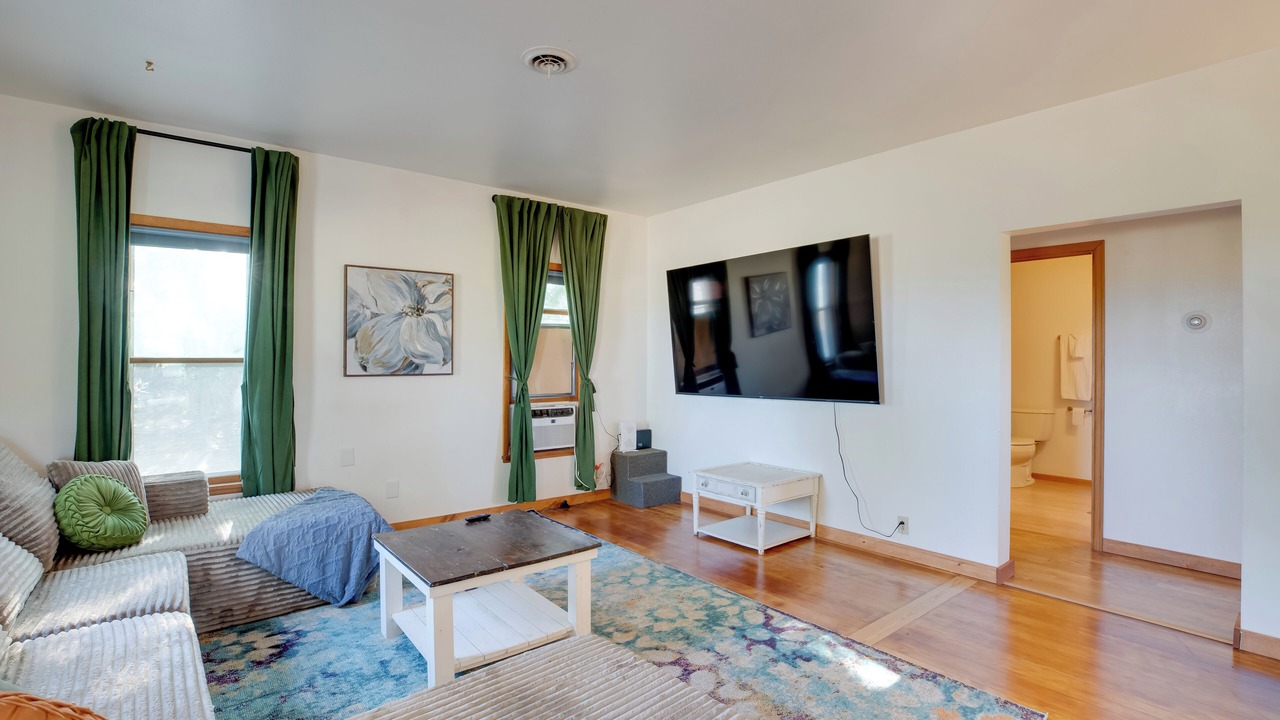 Photo of Livingroom in Lazear