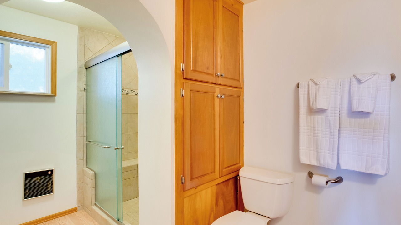 Photo of Bathroom in Lazear