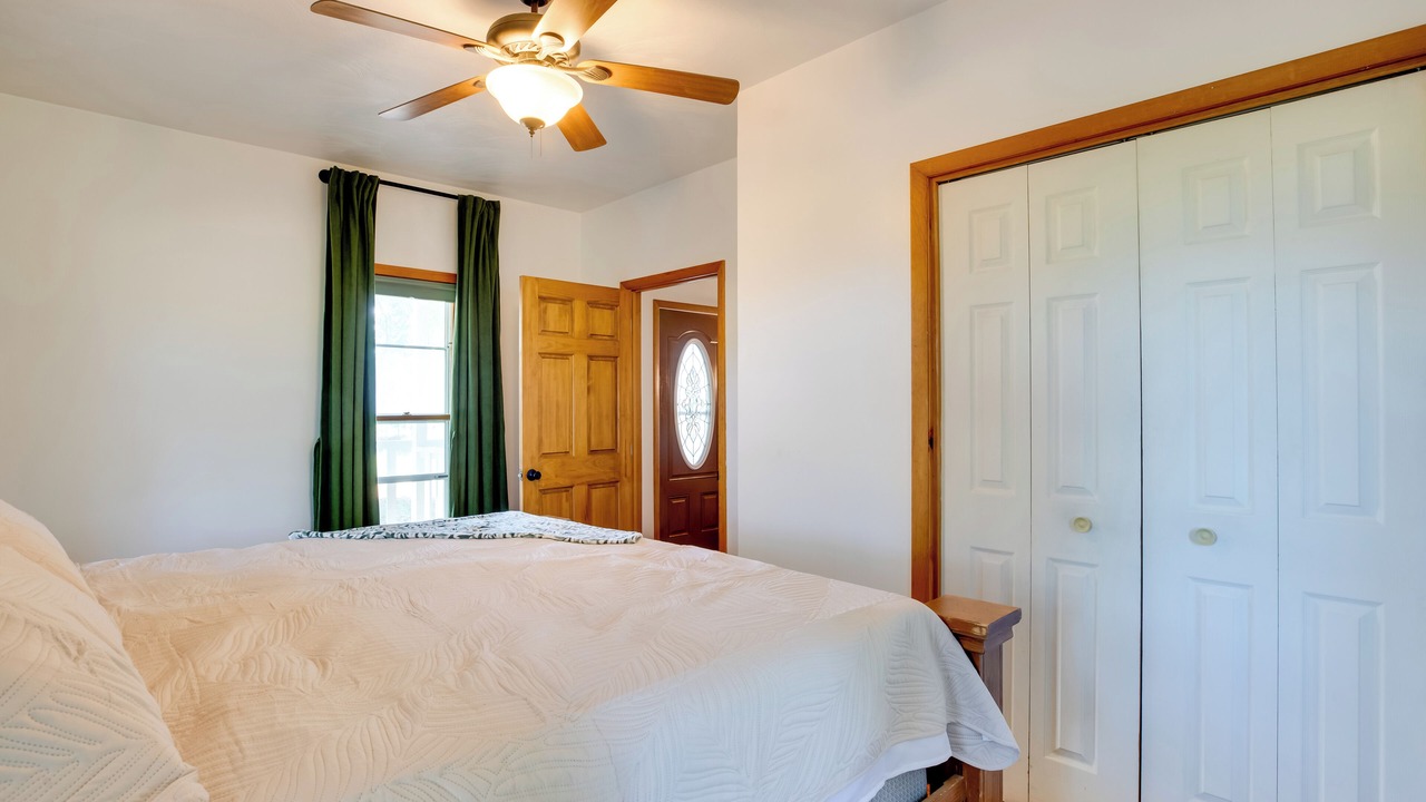 Photo of Bedroom in Lazear