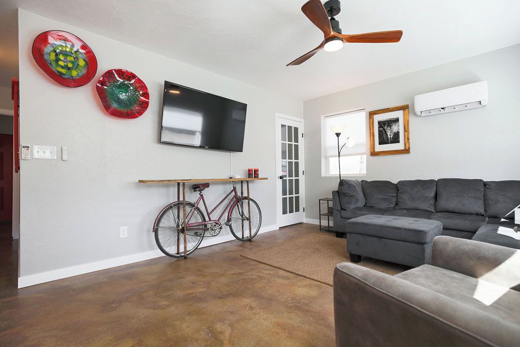 Photo of Livingroom in Canon City