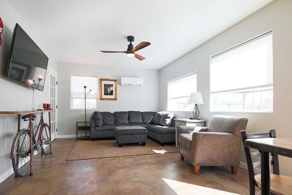 Photo of Livingroom in Canon City