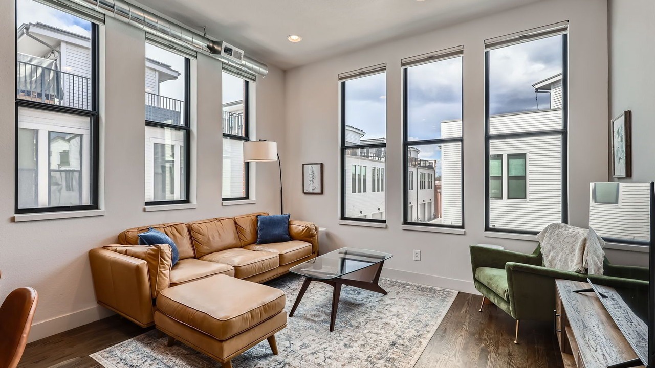 Photo of Livingroom in Curtis Park