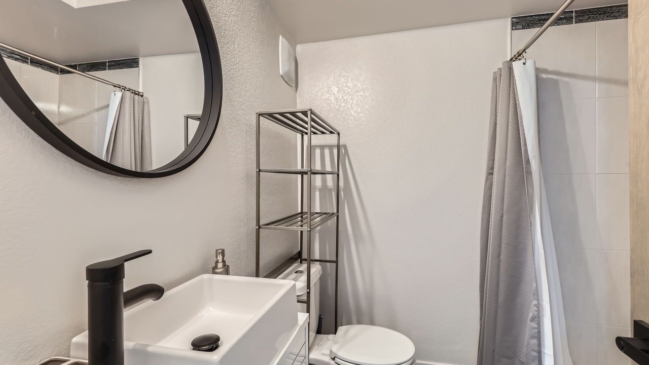 Photo of Bathroom in Curtis Park