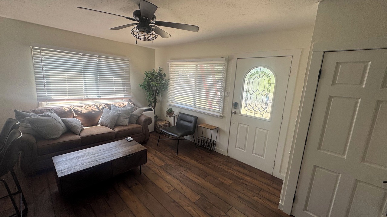 Photo of Livingroom in Greeley