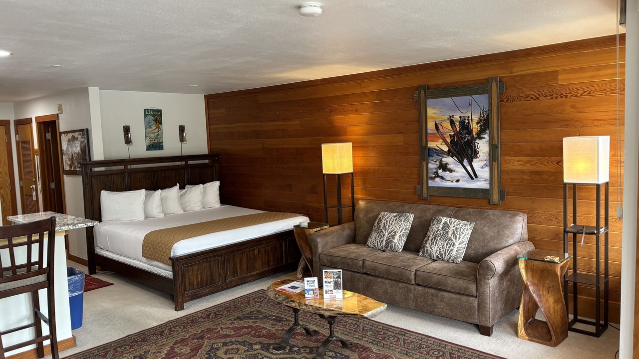 Photo of Bedroom in Lakeside Village