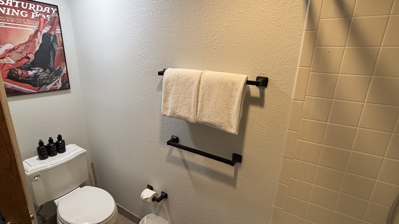 Photo of Bathroom in Lakeside Village