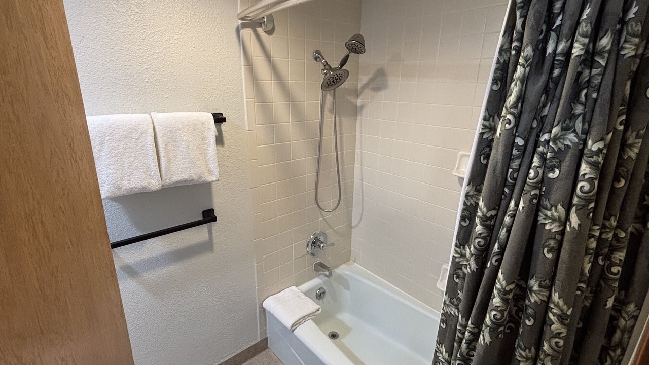 Photo of Bathroom in Lakeside Village