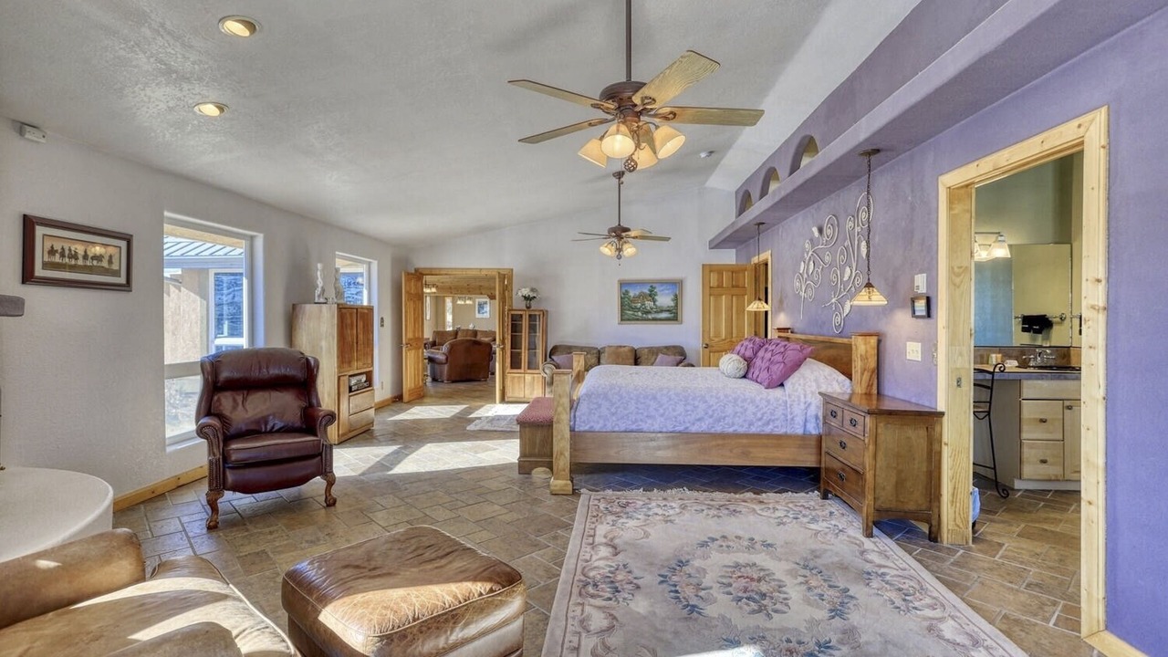 Photo of Bedroom in Del Norte