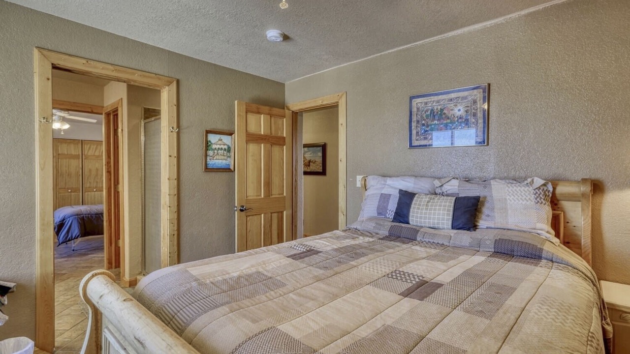 Photo of Bedroom in Del Norte
