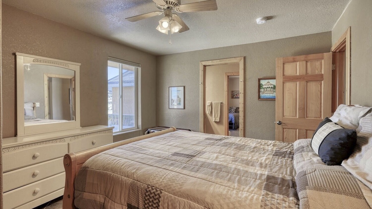 Photo of Bedroom in Del Norte
