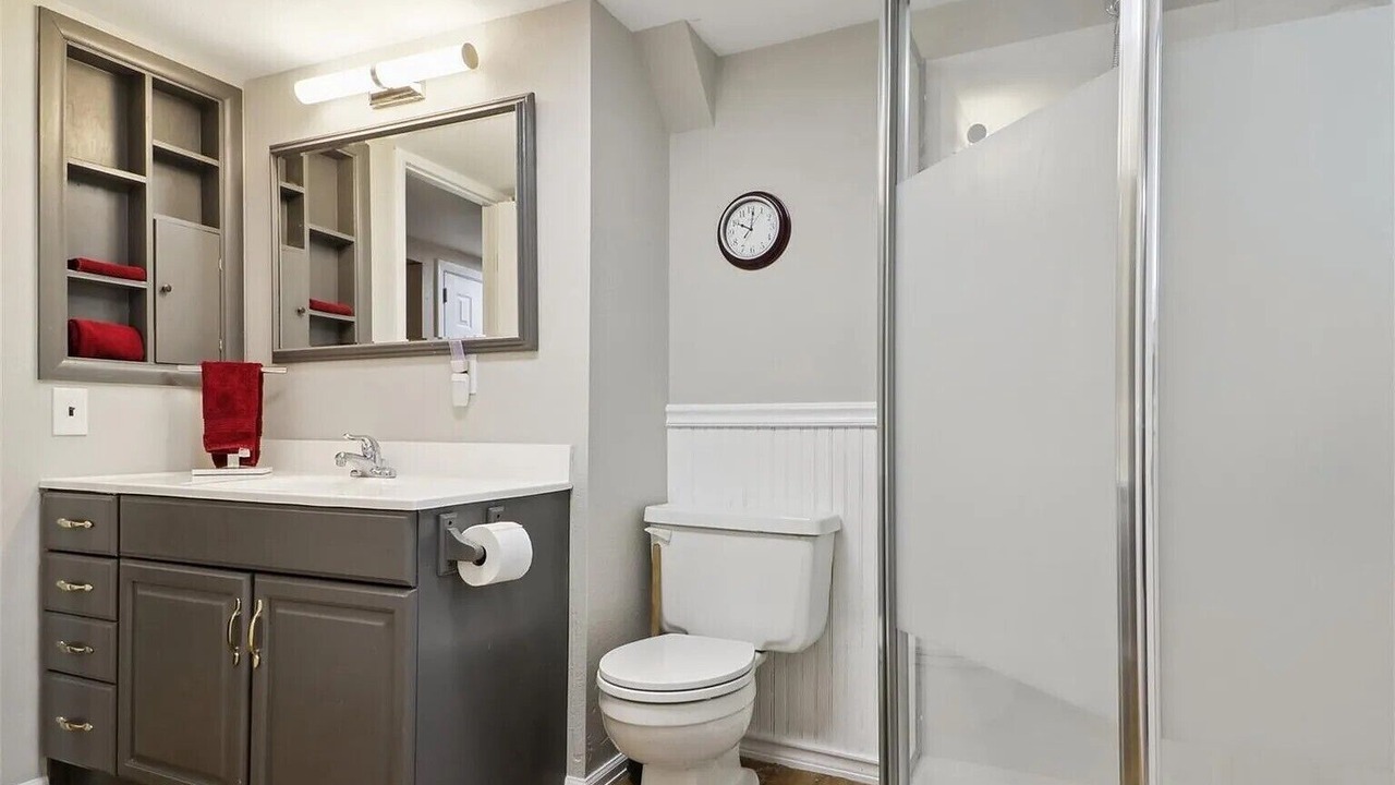 Photo of Bathroom in The Pinery