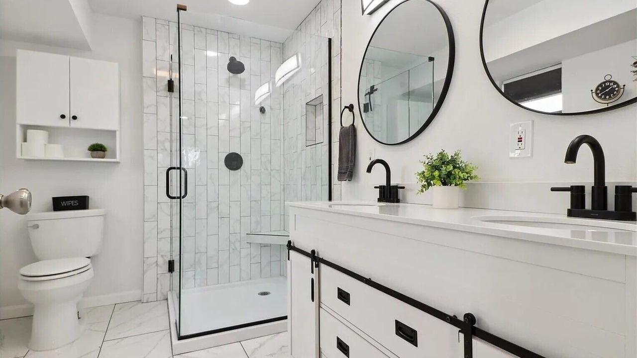 Photo of Bathroom in The Pinery