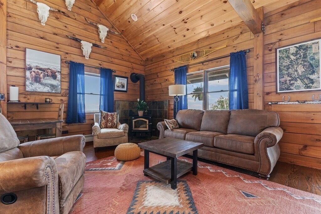 Photo of Livingroom in Burns