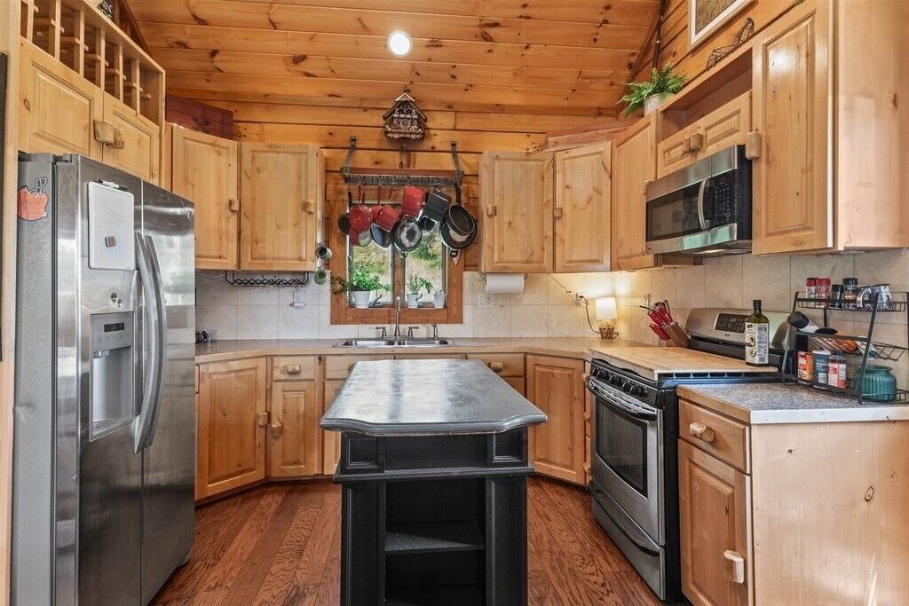 Photo of Kitchen in Burns