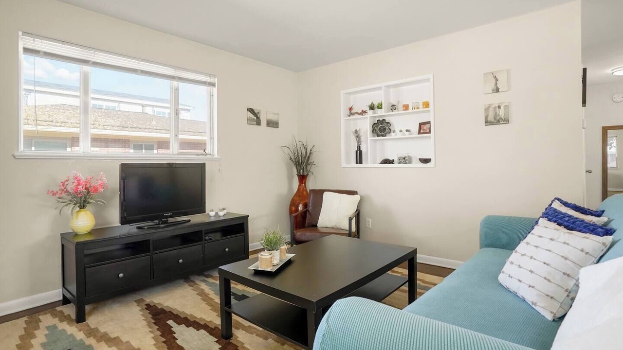 Photo of Livingroom in Athmar Park