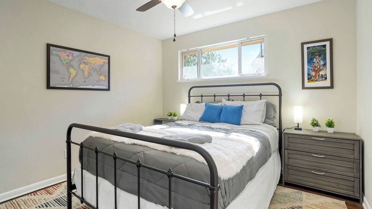Photo of Bedroom in Athmar Park