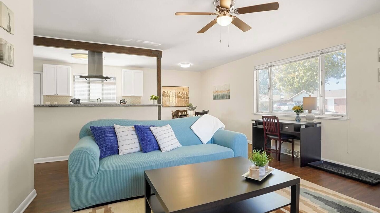 Photo of Livingroom in Athmar Park