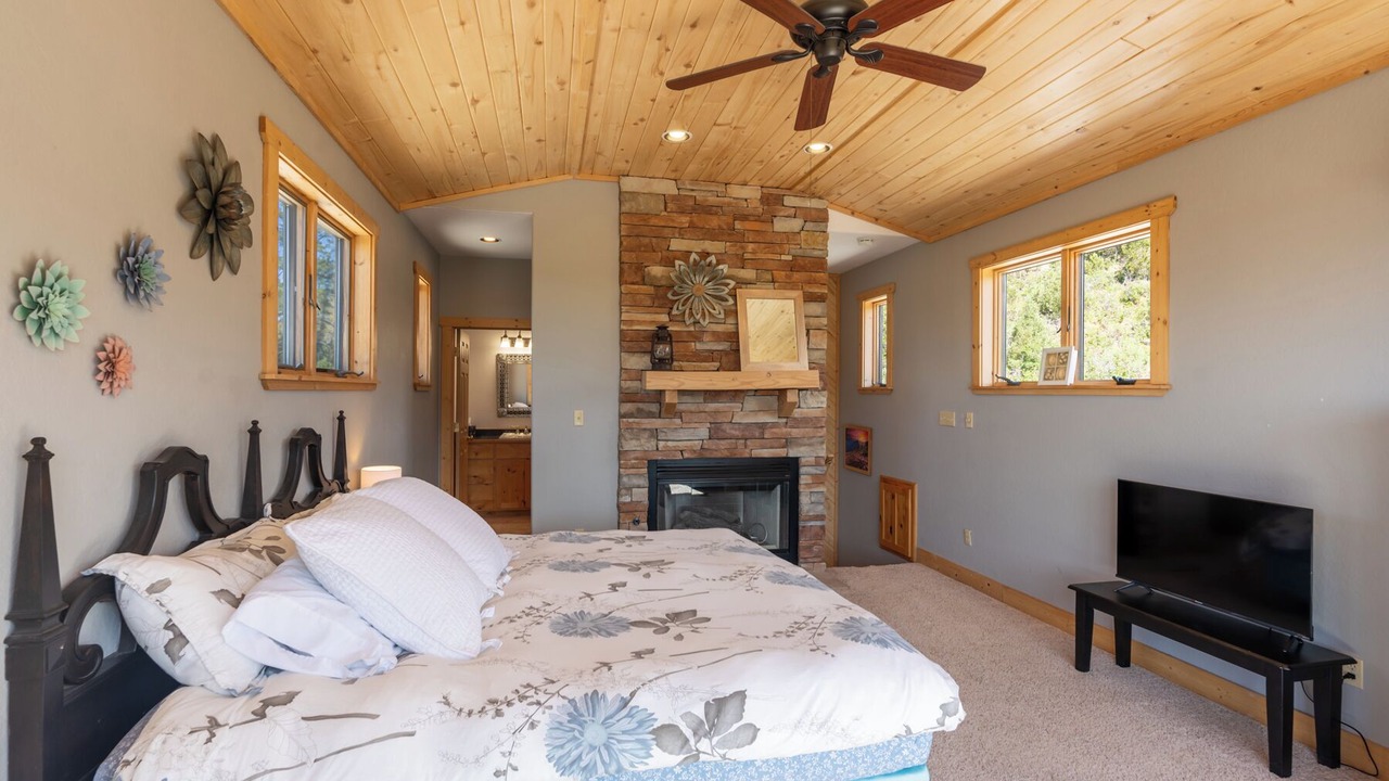 Photo of Bedroom in Mancos