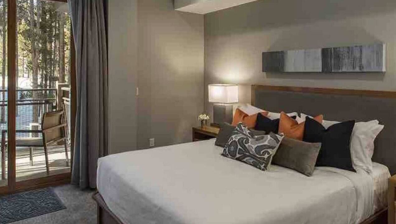Photo of Bedroom in Peak 8