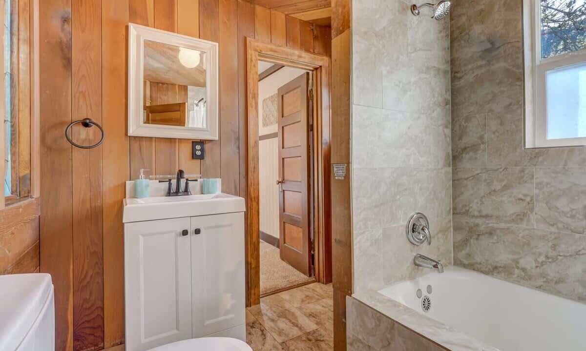 Photo of Bathroom in Cascade-Chipita Park