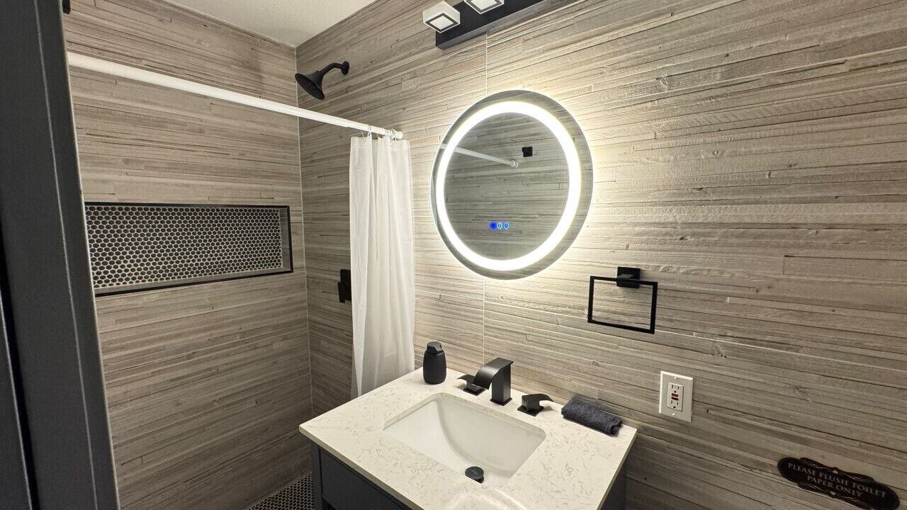 Photo of Bathroom in Barnum West