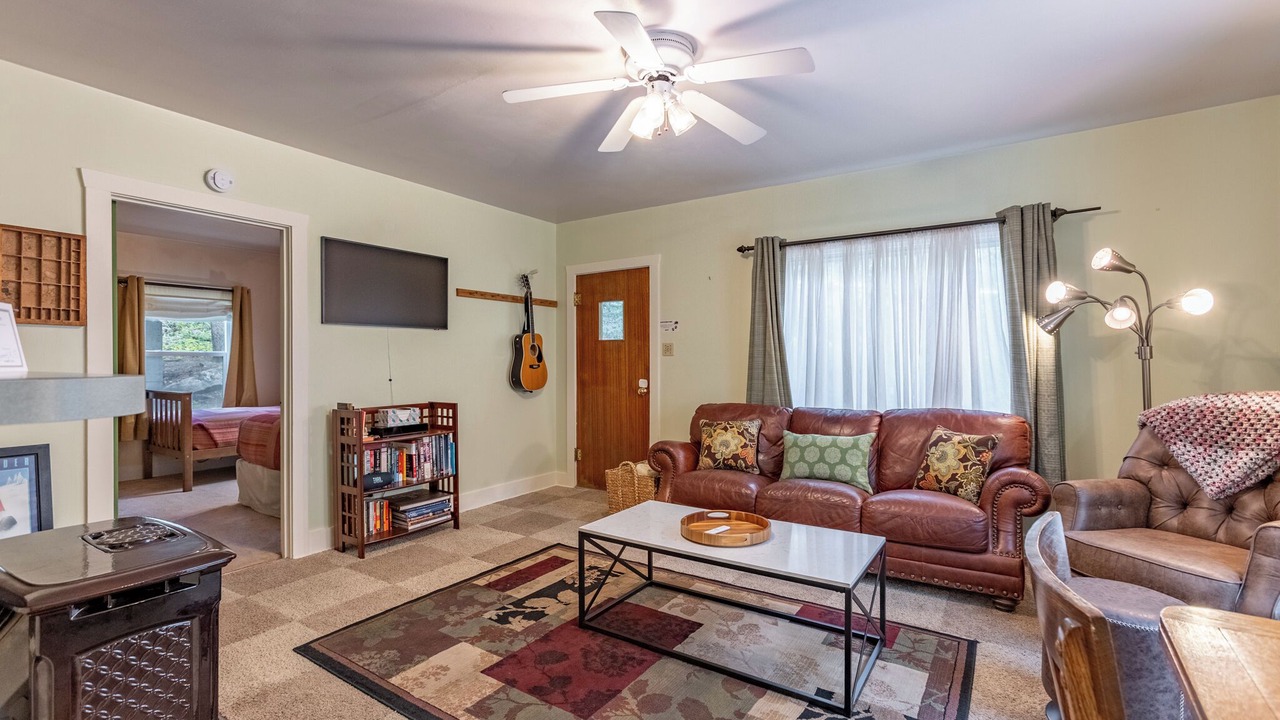 Photo of Livingroom in Garfield