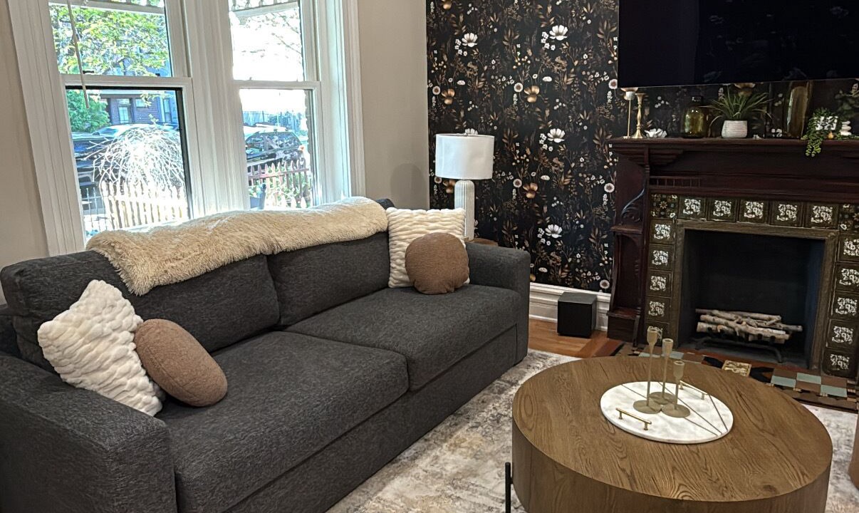 Photo of Livingroom in Five Points