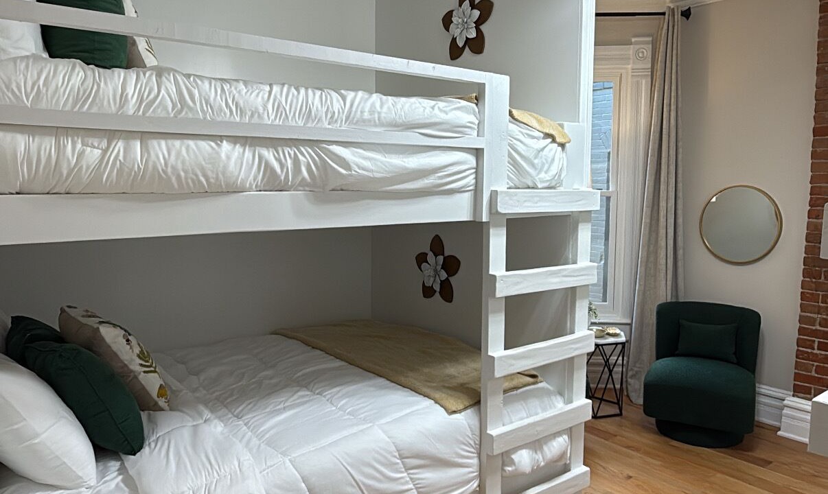 Photo of Bedroom in Five Points