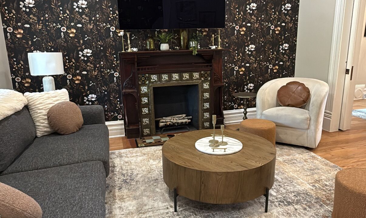 Photo of Livingroom in Five Points