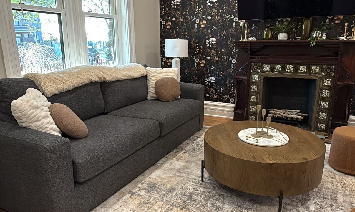 Photo of Livingroom in Five Points