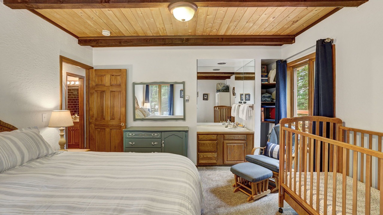 Photo of Bedroom in Breckenridge Heights