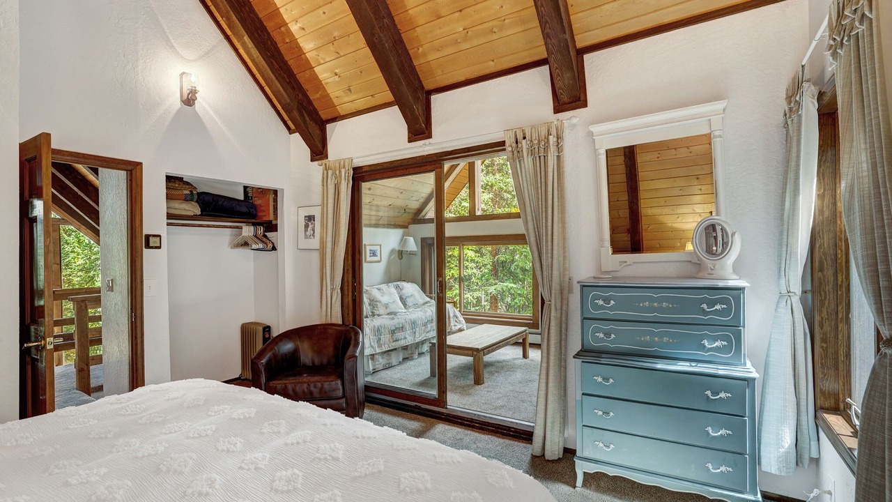 Photo of Bedroom in Breckenridge Heights