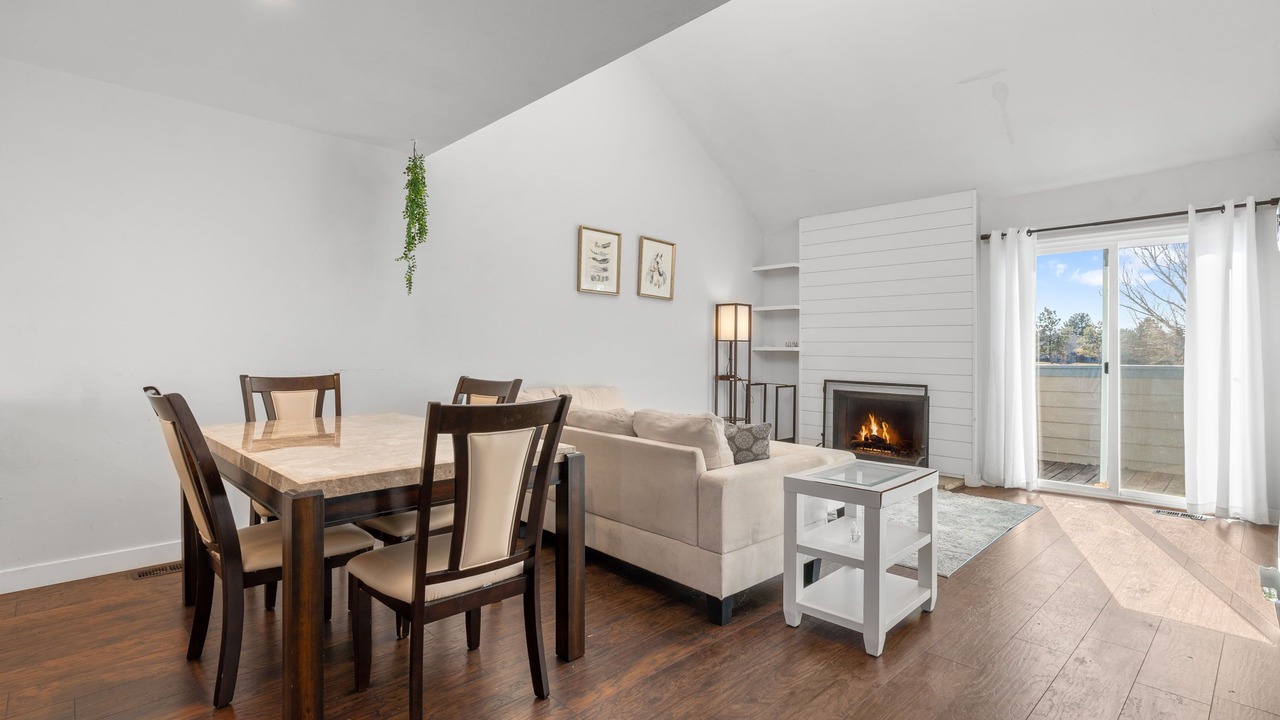 Photo of Livingroom in Heather Ridge