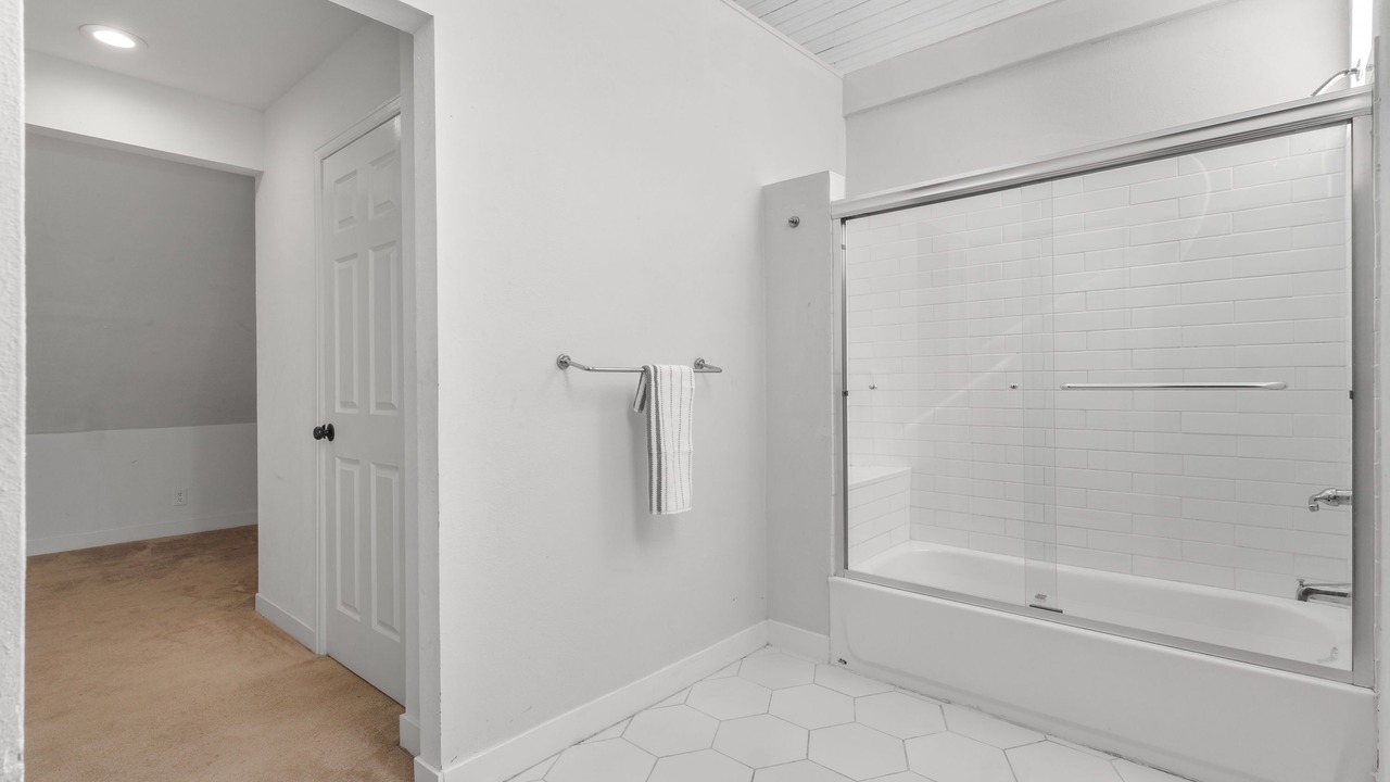 Photo of Bathroom in Heather Ridge