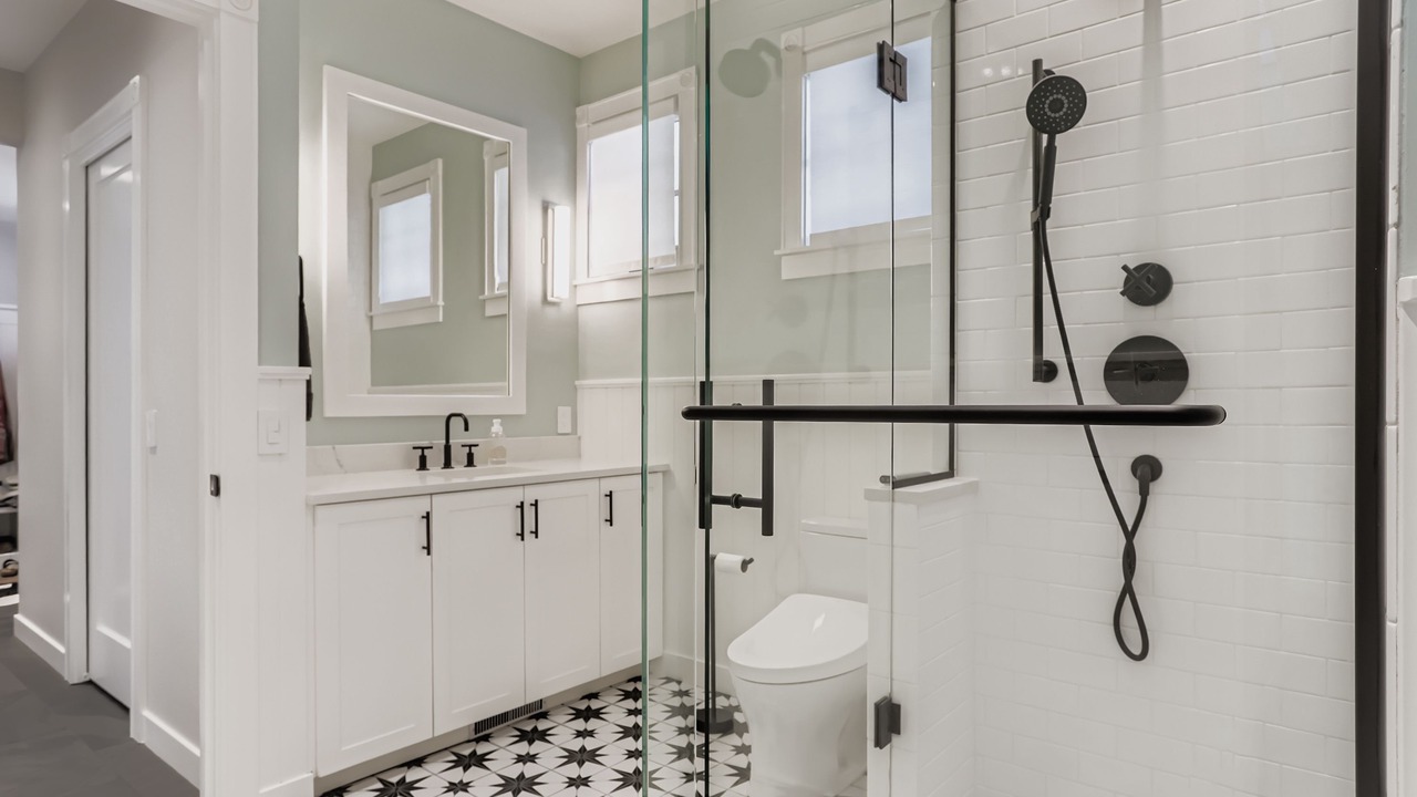 Photo of Bathroom in Newlands