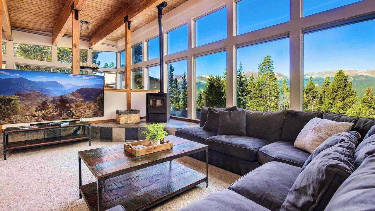 Photo of Livingroom in Forest Hills