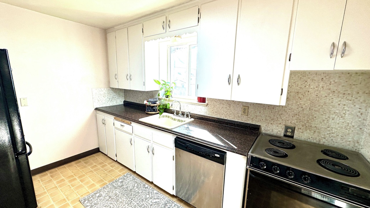 Photo of Kitchen in Barths