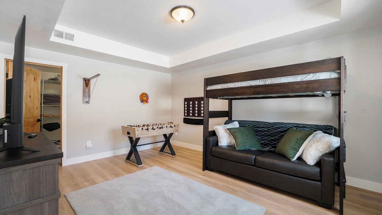 Photo of Livingroom in Saint Mary's