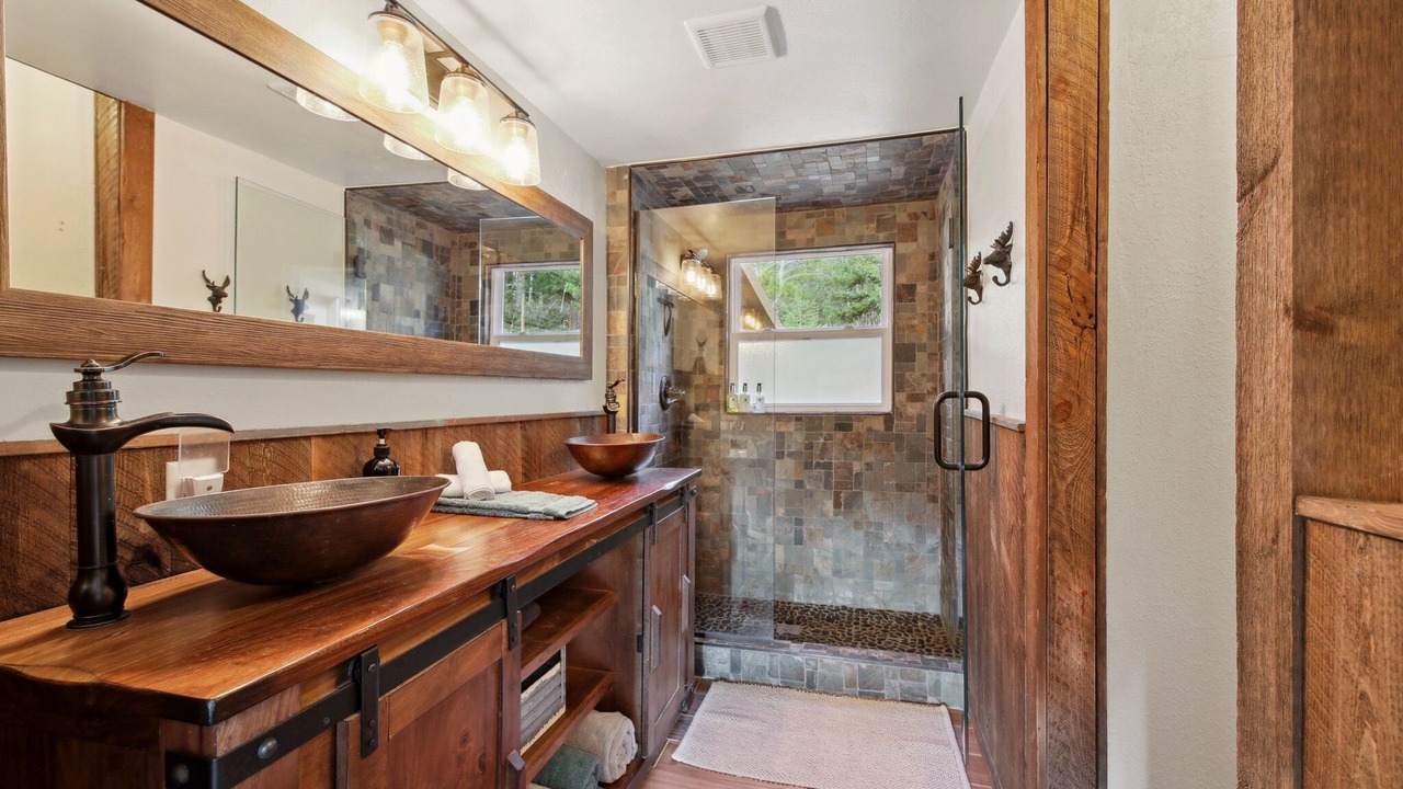 Photo of Bathroom in Golden Gate Canyon