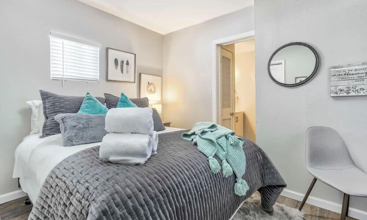 Photo of Bedroom in Manitou Springs Historic District