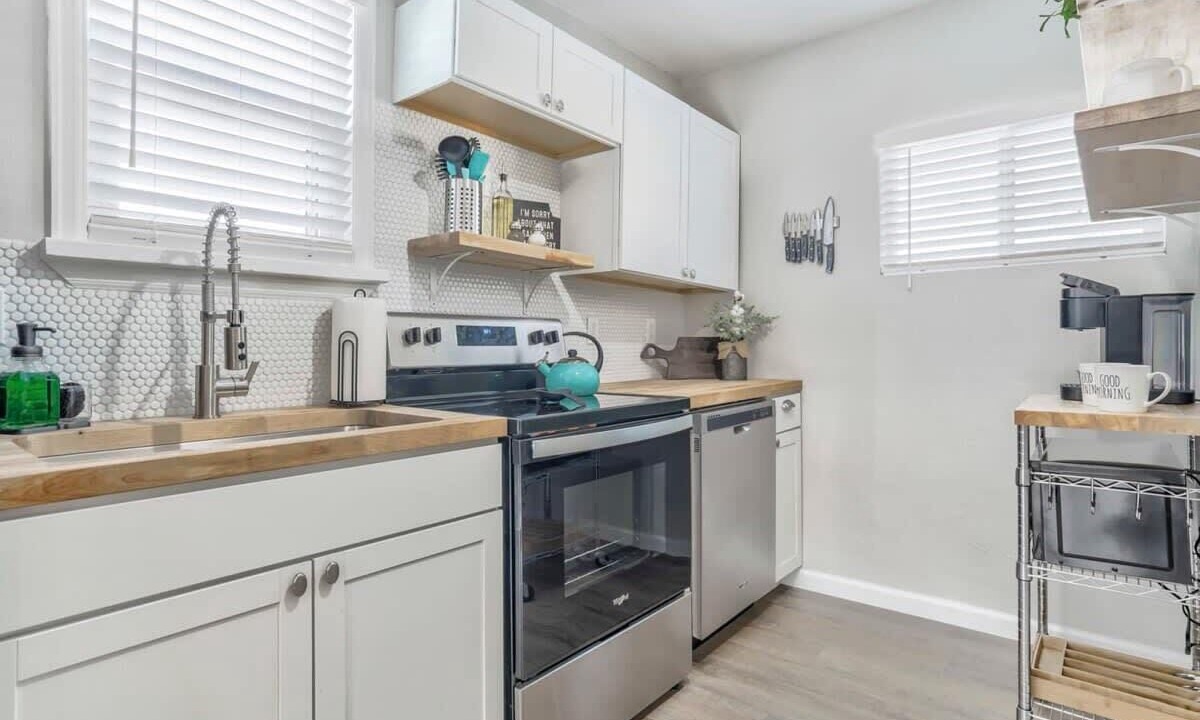 Photo of Kitchen in Manitou Springs Historic District